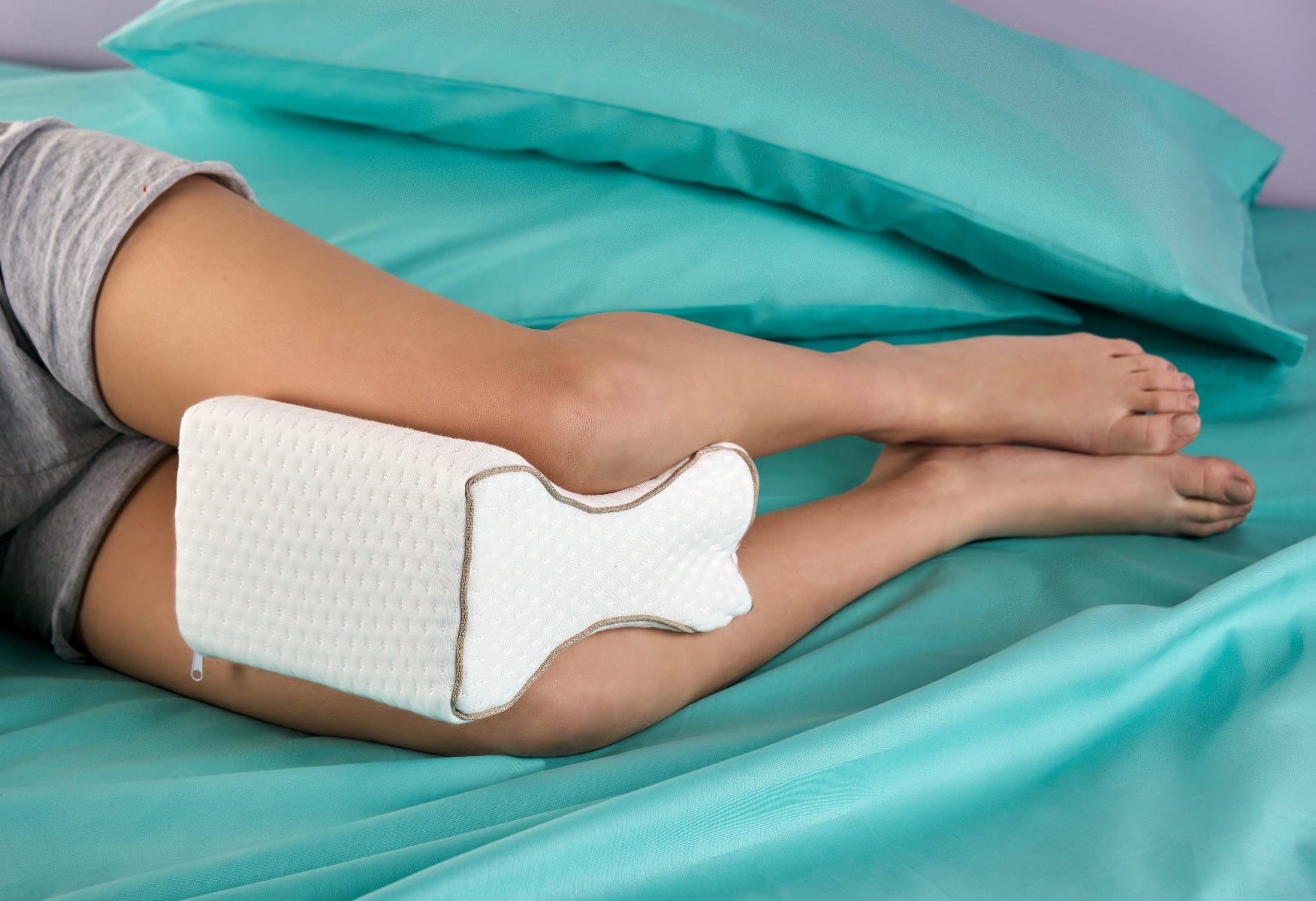 Cuscino Ortopedico Per Gambe In Memory Foam - Cuscino Ginocchia Per Dormire Laterale Con 2 Fodere - Foto 5